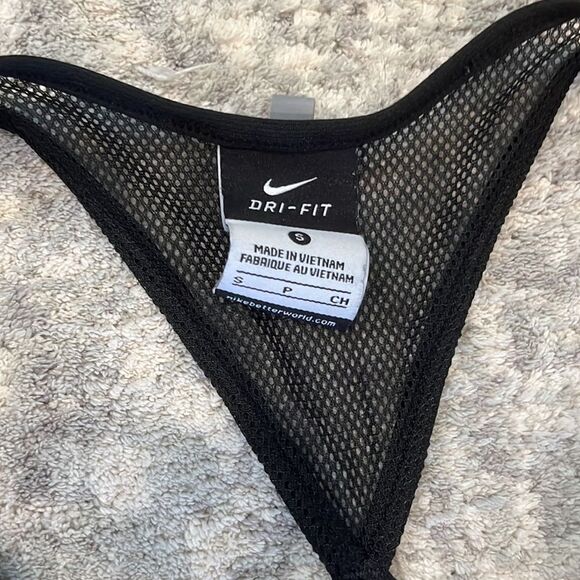 Nike Tank   - Picture 2 of 5